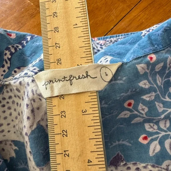 Printfresh Snow Leopard Short Sleeve Pajama Set Size Large (top and shorts) - Picture 5 of 11